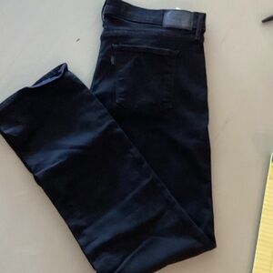 Levi's Women's Black Straight Leg Jeans